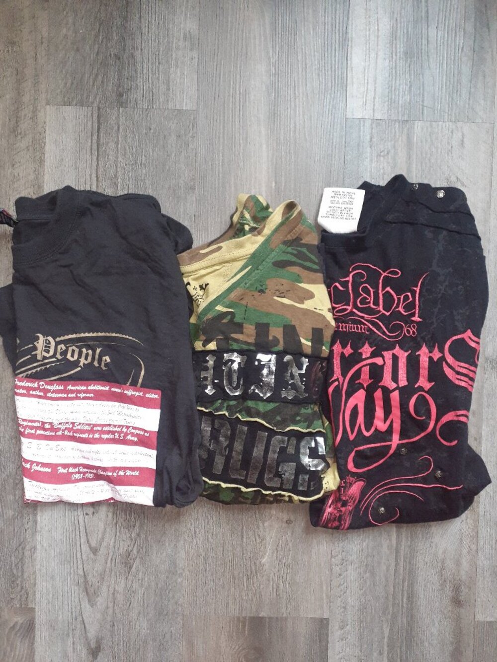 MEN'S GRAPHIC TEES + 1 SOLID COLOR SHIRT